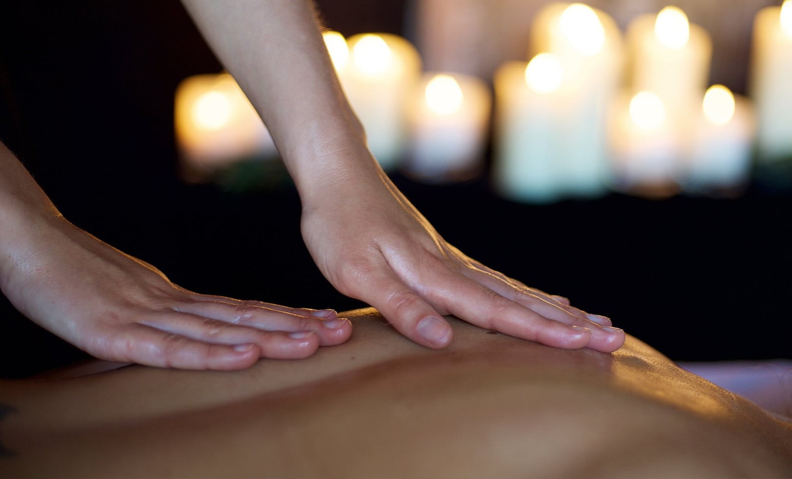 Our expert therapists use TEMPLESPA products to deliver bespoke treatments that are both indulgent and restorative..