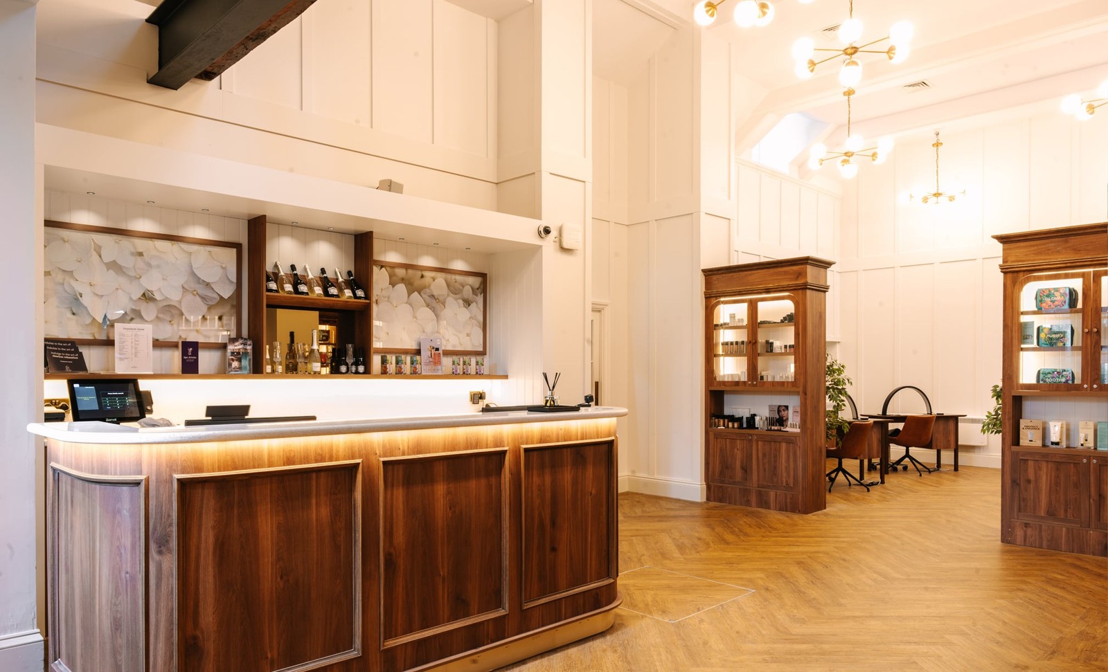 A welcoming space for well-being. The inviting reception area sets the stage for a journey of relaxation and rejuvenation.
