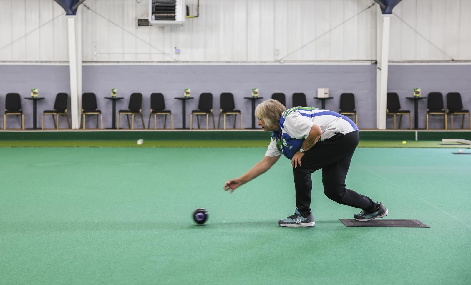 From casual games to competition bowls breaks, our indoor bowling green is a hit with guests of every skill level.