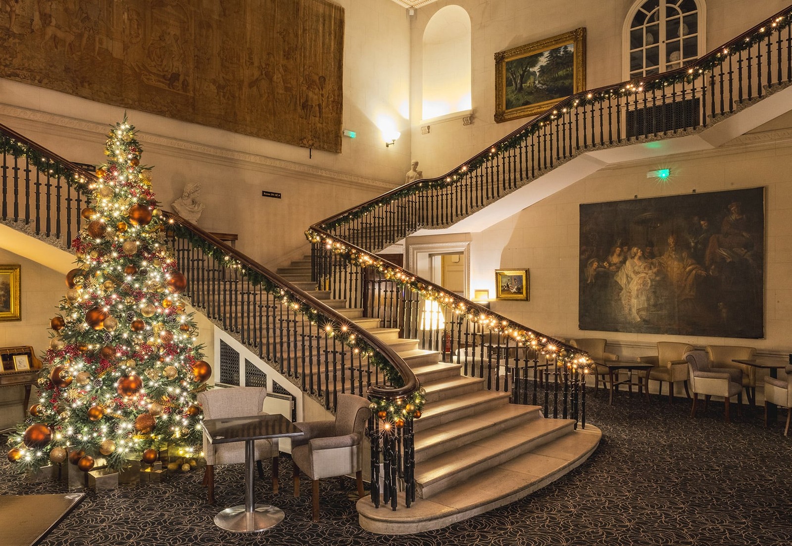 Arrive to beautifully decorated surroundings and settle into a sophisticated seasonal escape, far from the rush of the festive season.