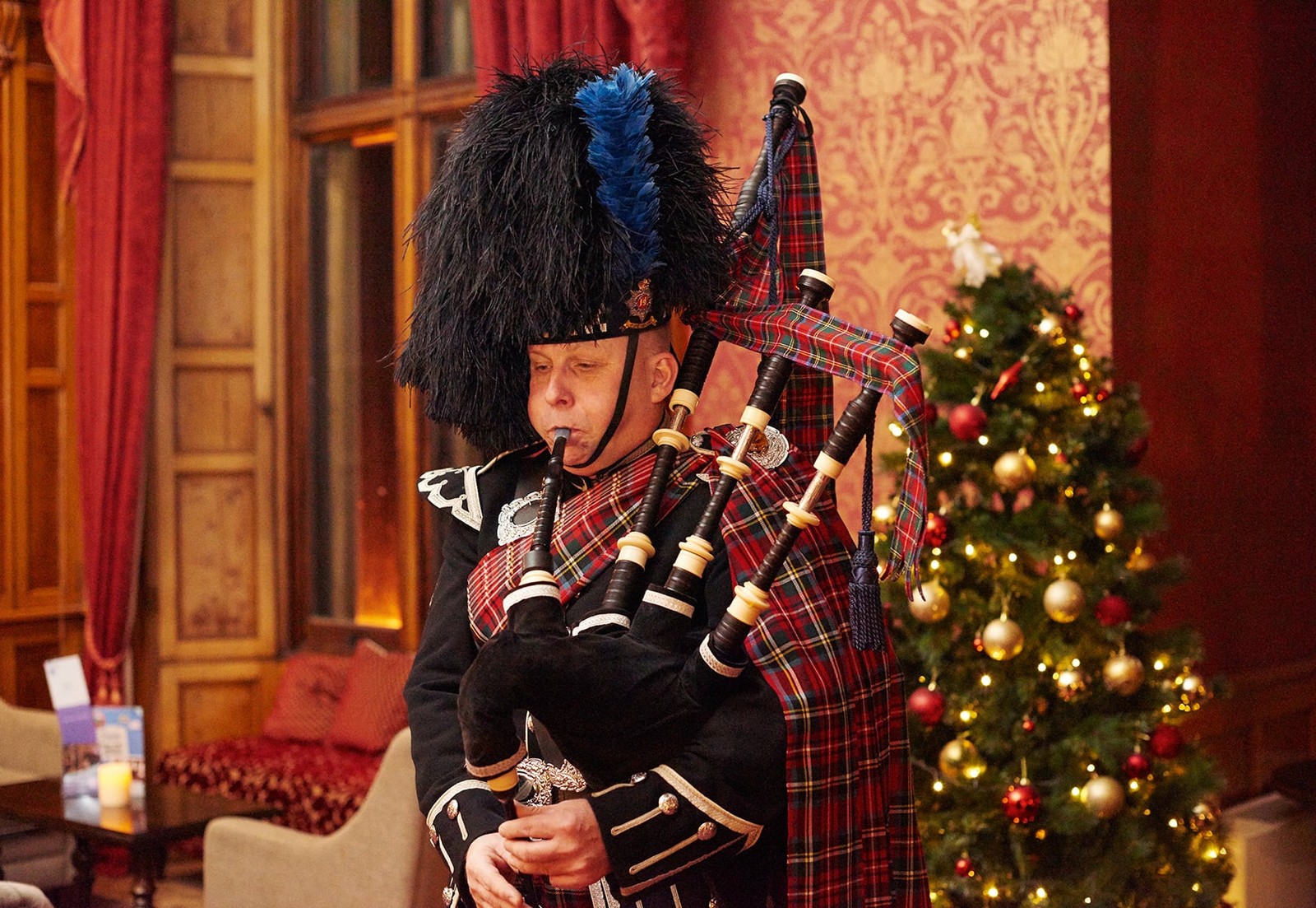 Enjoy traditional New Year celebrations and soak up the atmosphere as live performances bring the occasion to life.