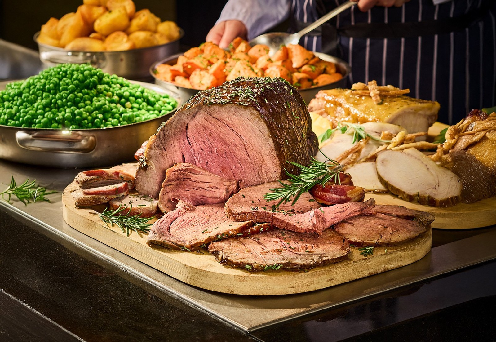 Enjoy the ease of dining that’s already taken care of, from relaxed breakfasts to freshly prepared dinners, all included as part of your stay.