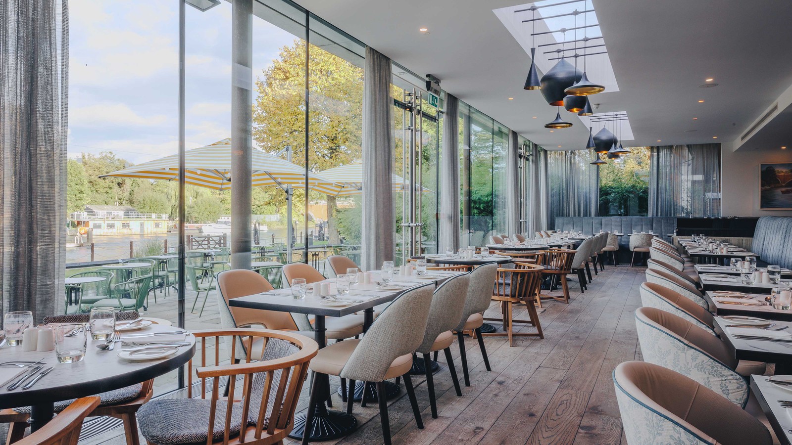 The Market Kitchen serves a generous buffet of deli favourites, daily chef’s specials and British classics. Large windows offer lovely views across the Thames.