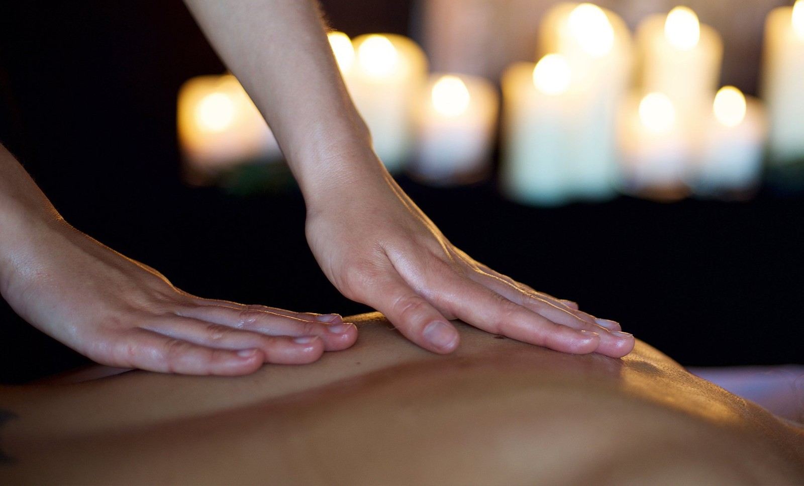 Our expert therapists use TEMPLESPA products to deliver bespoke treatments that are both indulgent and restorative..