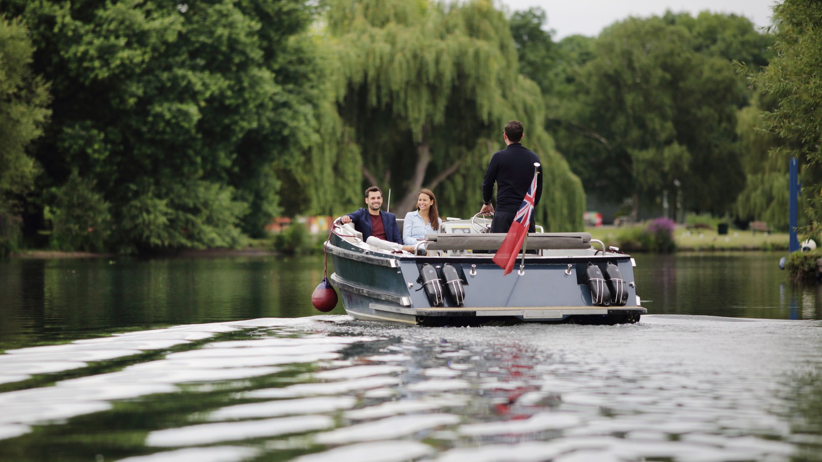 Fancy a boat trip? During the summer months, embark on an adventure to/from Penton Hook Lock for just £12.50 return. Please note: Available Tuesday-Thursday and Saturday-Sunday from early May to the end of August. For availability, check on My Warner Stay. Additional supplements apply.