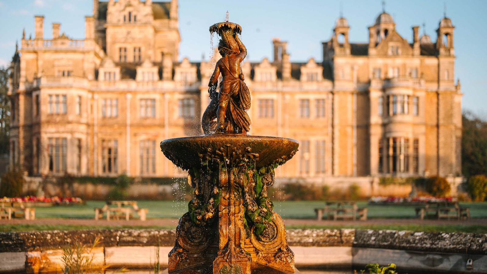 Where history flows: find this tranquil fountain framed by grandeur on the grounds of Thoresby Hall.