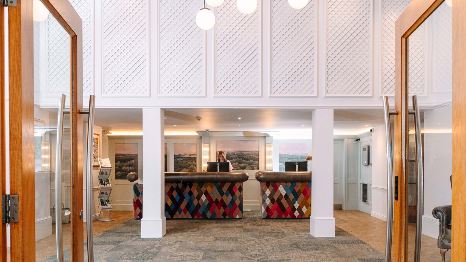 Step into a warm welcome - our reception greets you with light, space, and a smile.