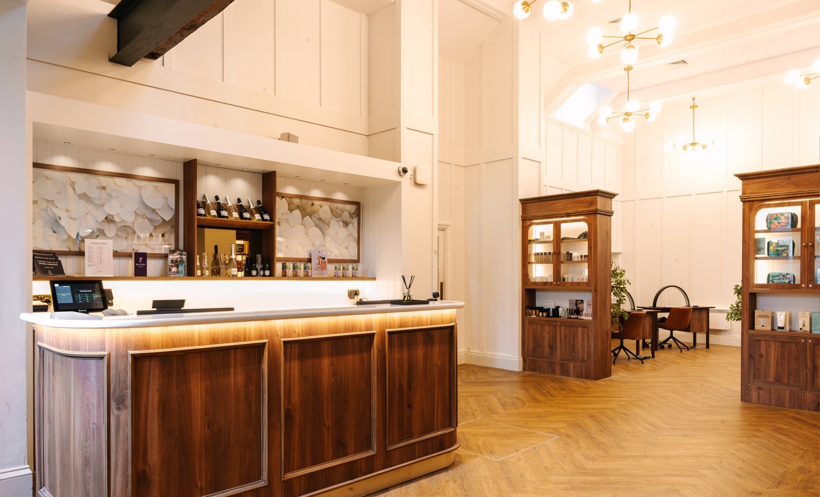 A welcoming space for well-being. The inviting reception area sets the stage for a journey of relaxation and rejuvenation.