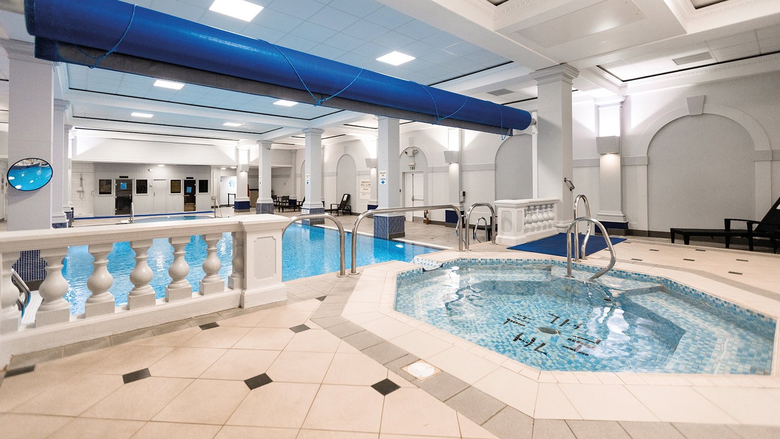 Facny a dip? The indoor pool and bubble pool is yours to enjoy throughout the day, so you can relax in your own time.