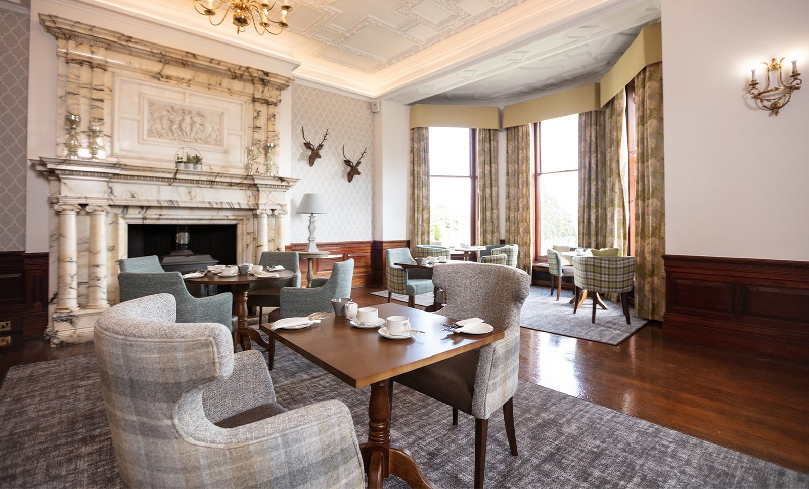 Brasserie32 offers à la carte dining in an elegant, timeless setting, with breakfast and dinner to match.