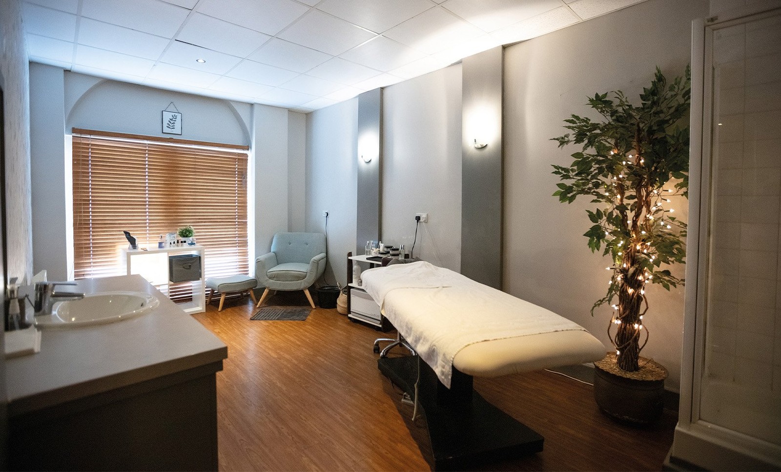 Fancy a spa treatment? The treatment rooms at Cricket St. Thomas offer the perfect space to relax and unwind, while our expert spa therapists deliver treatments that leave you feeling completely blissful.