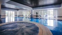 The bubble pool and pool inside the spa at The Runnymede on Thames