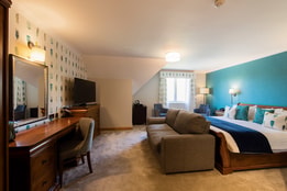 Royale Room in Sinah Warren