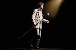 Christopher Nott as David Essex