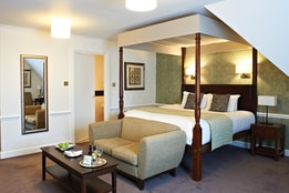 Contemporary Royale room at Cricket St. Thomas