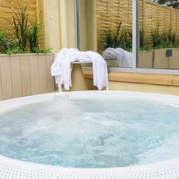 Bubble pool on the outdoor Spa Terrace