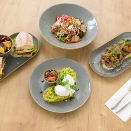 Pub classics in Warner Hotel gastro dining