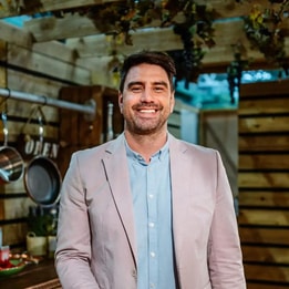 Chris Bavin