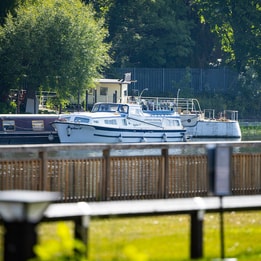 Boats on the river at The Runnymede on Thames