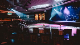 late lounge at sinah warren