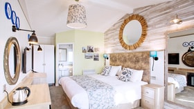 Woodland lodge at Lakeside 