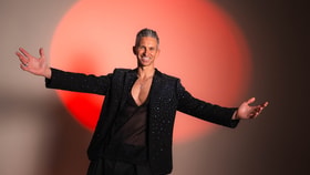 Jason Lee The Showman Goes On