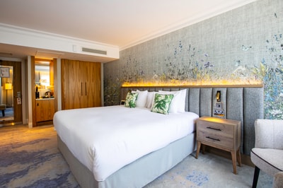 Deluxe bedroom at The Runnymede on Thames