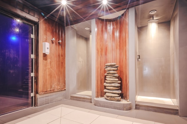 The spa features a sauna, steam room and infra-red cabin, with showers to refresh between rooms. A tranquil space for well-deserved relaxation.