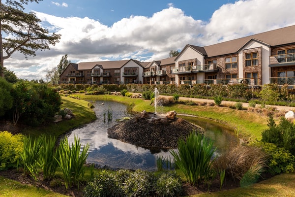 Rooms in the Fairways are especially popular, offering lovely views of landscaped gardens and a tranquil pond at their heart.