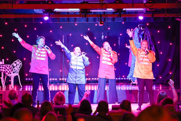 Every evening comes alive with entertainment. From vibrant shows by the Warner Theatre Company to live music and comedy, there’s always something to make your night unforgettable.