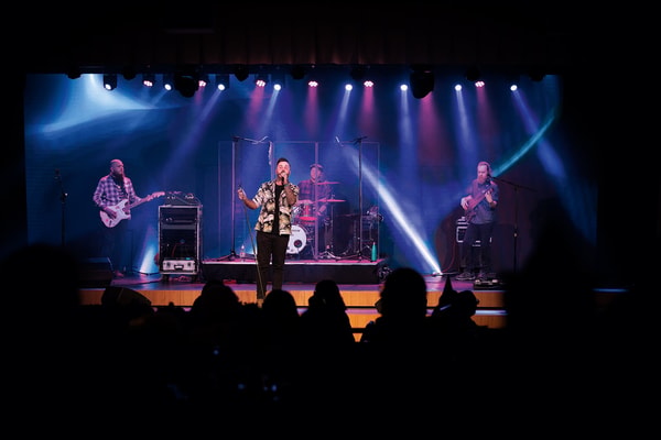 The music soars, the crowd cheers, and Heythrop Park proves there’s double the fun with two incredible venues to enjoy - choose from The Theatre and The Late Lounge and get ready for the time of your life.