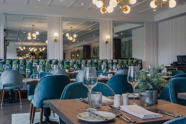 At Brasserie32, every meal feels like an occasion. Large windows overlook Bell Weir Lock, creating a bright and welcoming setting.