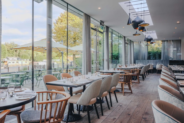 The Market Kitchen serves a generous buffet of deli favourites, daily chef’s specials and British classics. Large windows offer lovely views across the Thames.