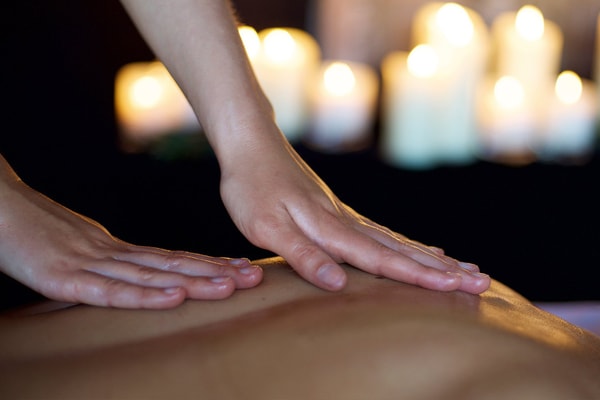 Our expert therapists use TEMPLESPA products to deliver bespoke treatments that are both indulgent and restorative..