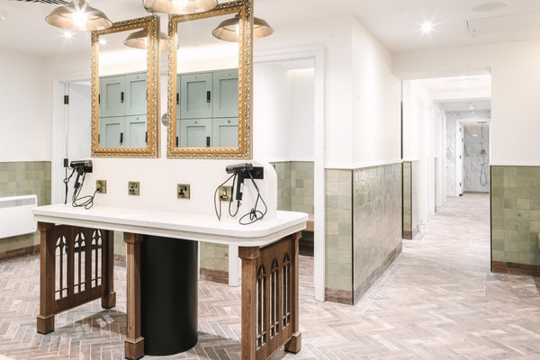 Modern elegance meets classic charm in these new changing rooms. The warm tones and thoughtful design invite relaxation.