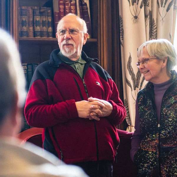 Enjoy the chance to mingle with and chat with that day’s expert speakers.