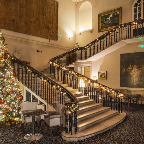 Arrive to beautifully decorated surroundings and settle into a sophisticated seasonal escape, far from the rush of the festive season.