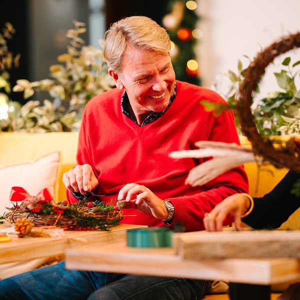 Create something special this Christmas. From festive workshops to memorable moments, discover a seasonal escape filled with warmth, creativity and festive cheer.