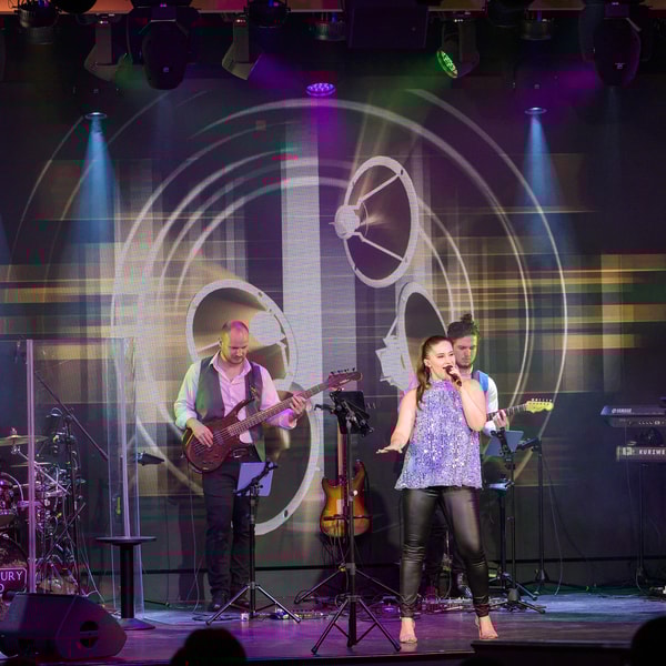 Every night of your stay, head to the Live Lounge or the Theatre for exciting entertainment that rivals the west end.