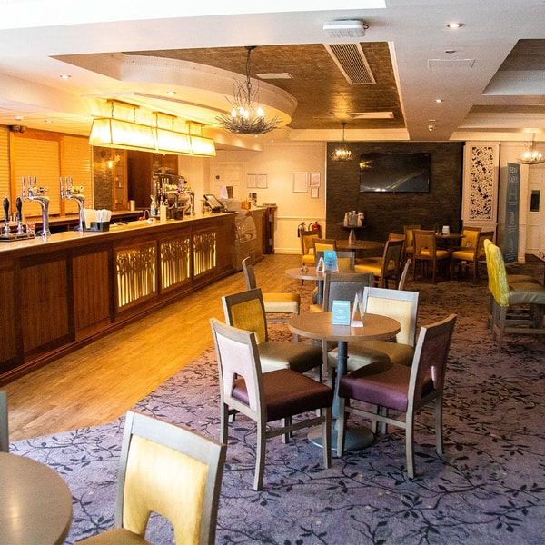 When evening falls, head to the Late Lounge Bar - where every table tells a story and every chair invites a chat. Perfect for gathering with friends, or simply soaking in the lively atmosphere.