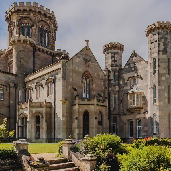 Discover your perfect escape in the heart of the Warwickshire countryside at Studley Castle.