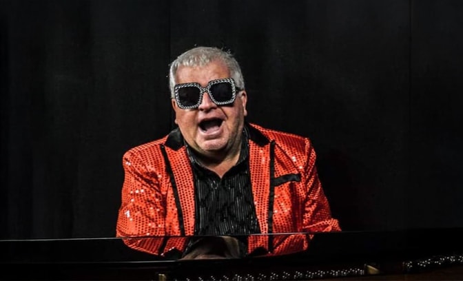 Richard Snow playing piano