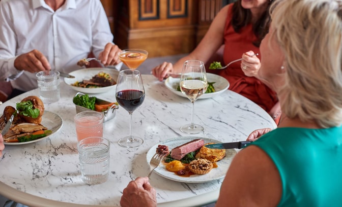 Diner at Warner Hotels