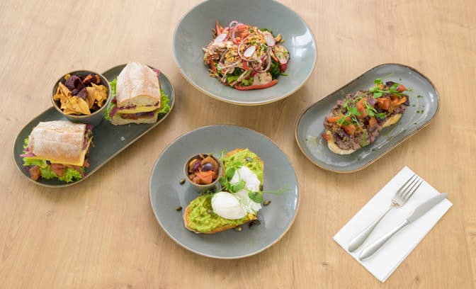 Pub classics in Warner Hotel gastro dining