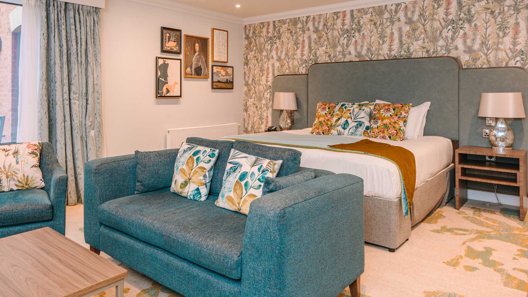 Manor House Superior room sofa