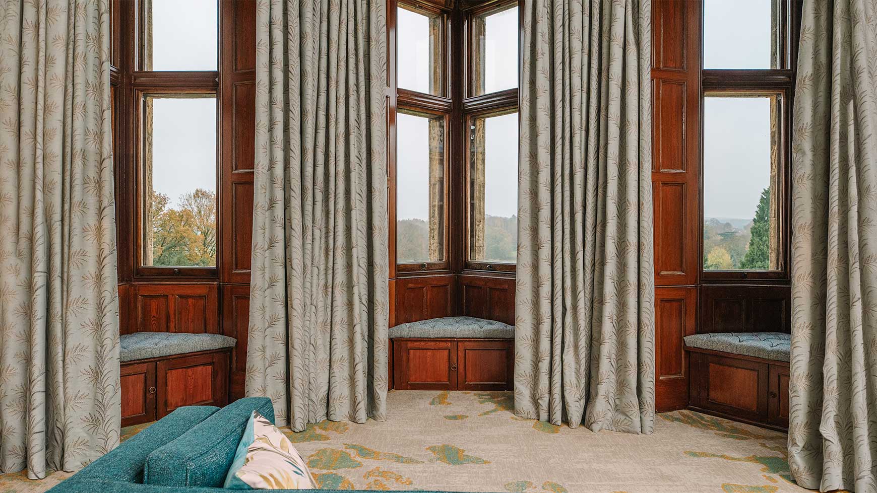 manor house suite windows