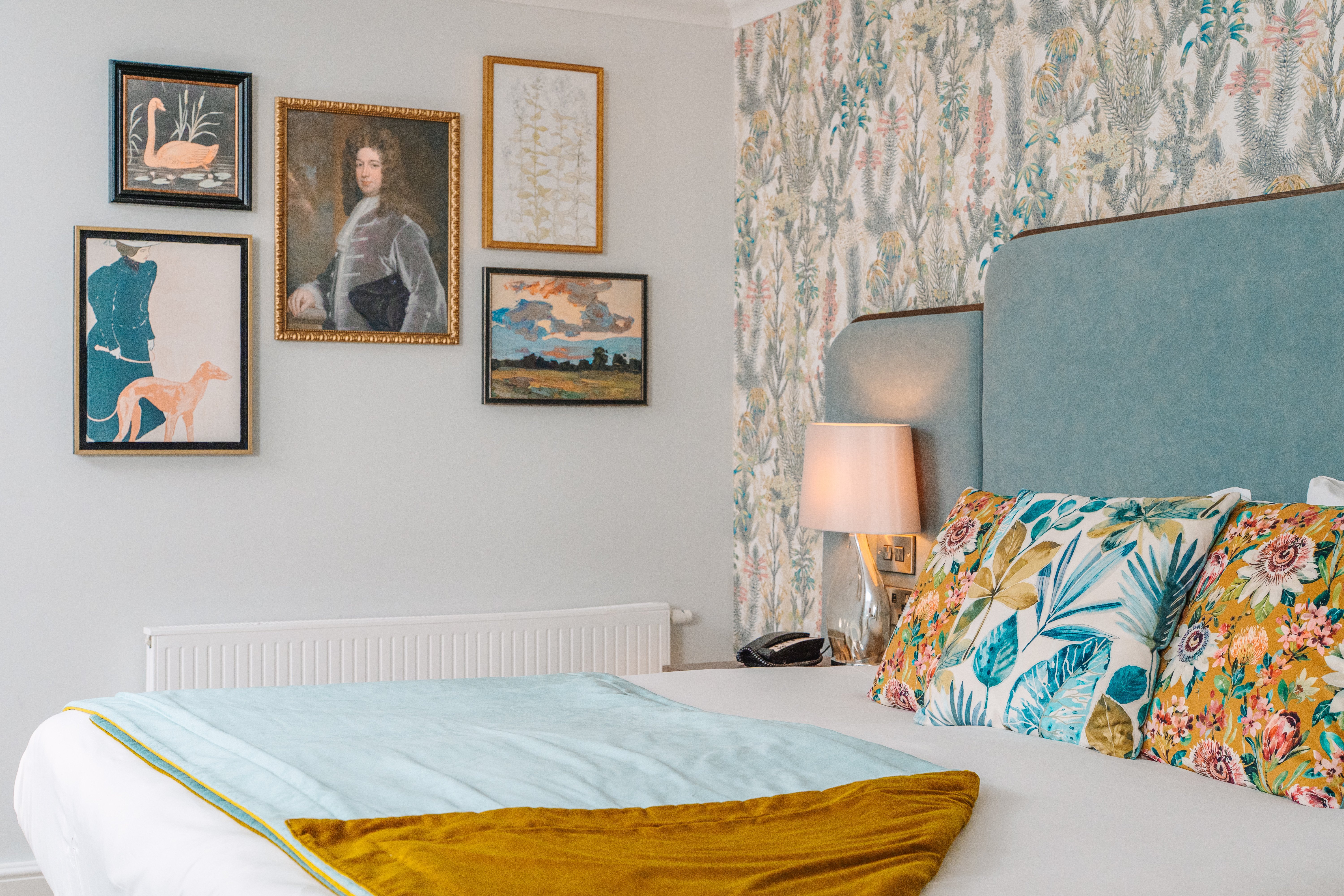 Superior room with bed