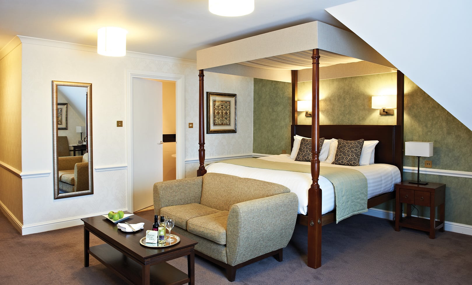 Contemporary Royale rooms