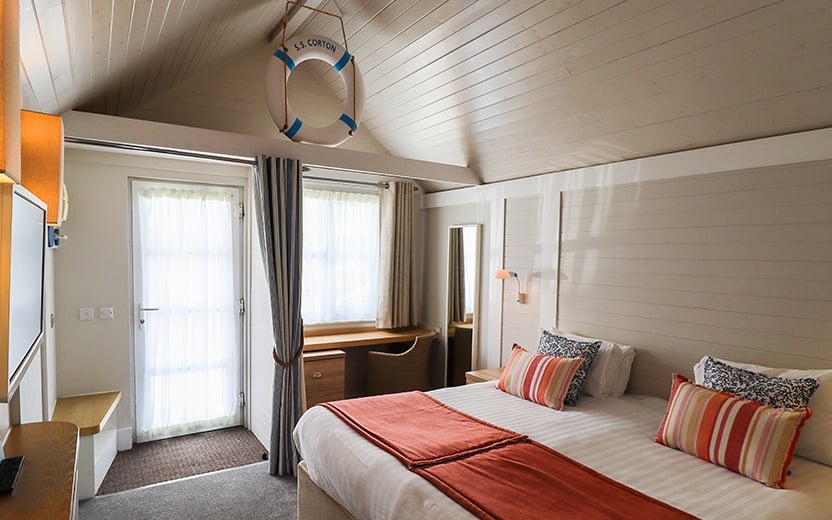 Clifftop lodge