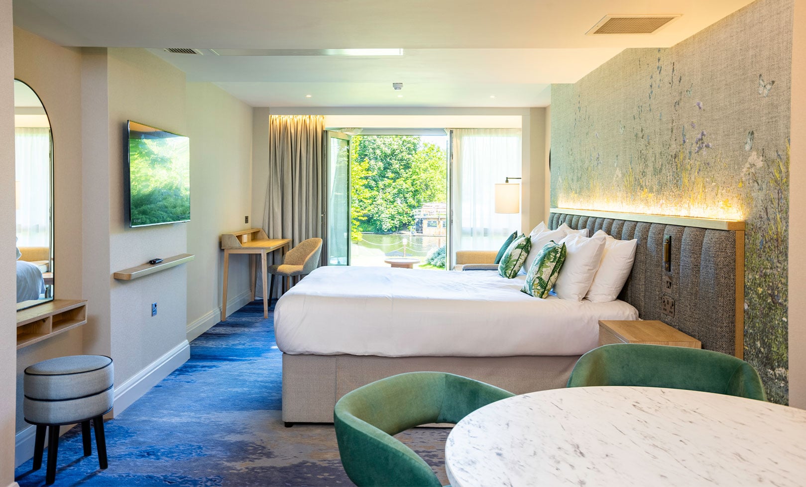 Superior bedroom at The Runnymede on Thames